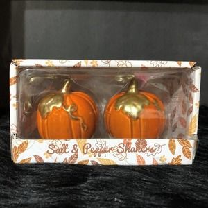 Elegant Classic Pumpkin‎ Salt/Pepper Shaker Set NIB